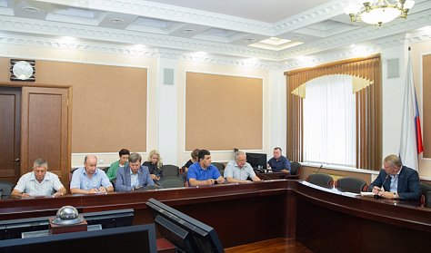 Александр Куниловский встретился с депутатами, работающими на постоянной основе